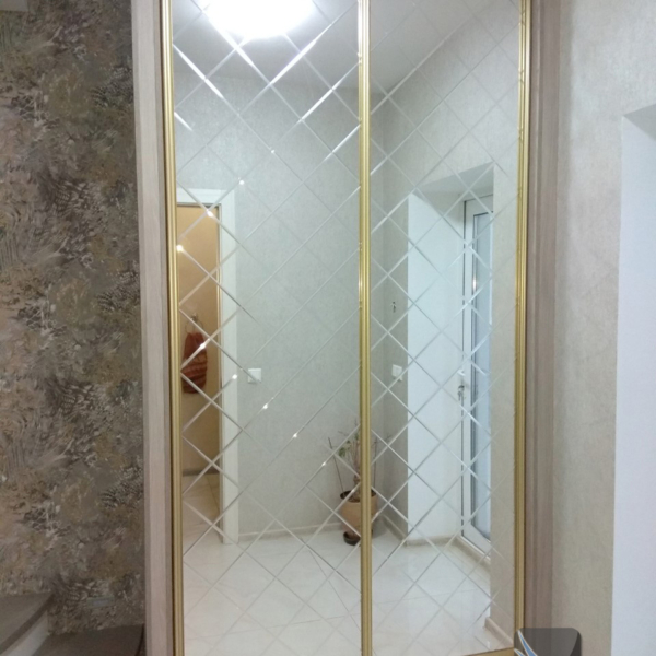 Шкаф купе встроенный в угол
