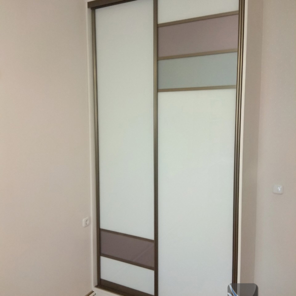 Шкаф-купе встроенный в угол 1300х600х2500