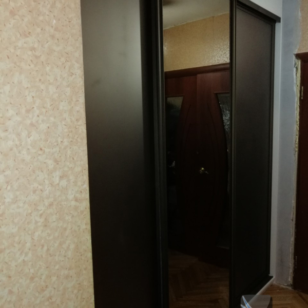 Шкаф-купе встроенный в нишу 2460х2580х800